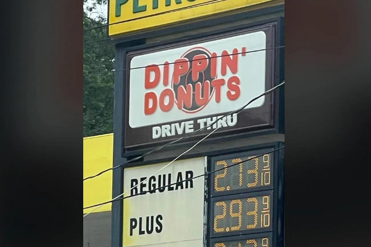 30. Dippin Donuts.jpg?format=webp