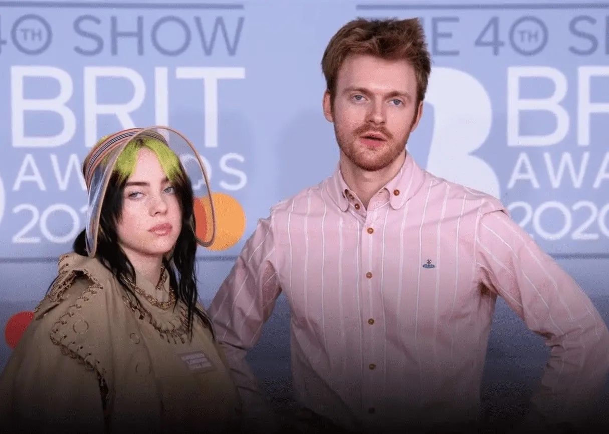 Unlike Billie Eilish, her brother is less extravagant.jpg?format=webp